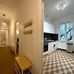 Tassigny A Parking Et Terrasse * Fréjus