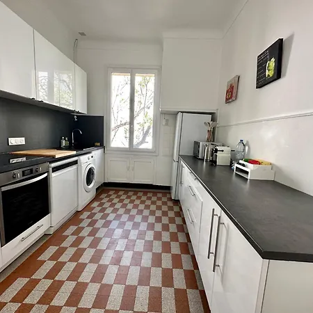 Tassigny A Parking Et Terrasse Apartamento Fréjus