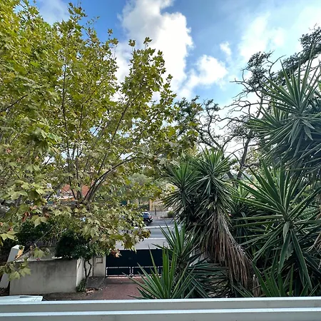 Tassigny A Parking Et Terrasse Apartamento
