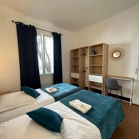 Tassigny A Parking Et Terrasse Apartamento