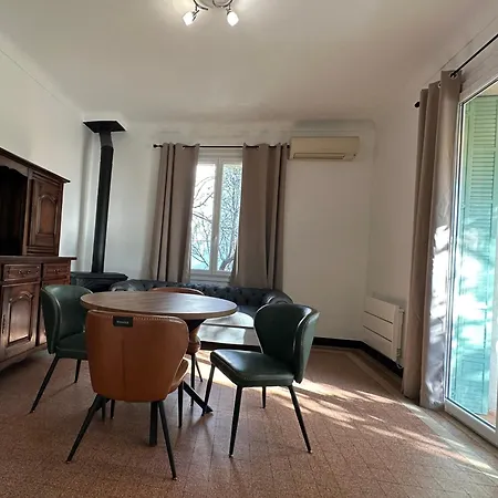 Tassigny A Parking Et Terrasse Apartamento Fréjus
