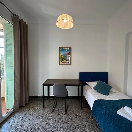 Tassigny à Parking Et Terrasse Fréjus