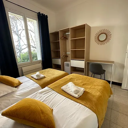 Tassigny à Parking Et Terrasse Fréjus