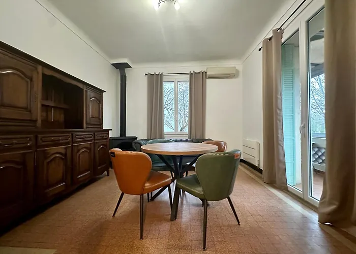 Apartment Tassigny A Parking Et Terrasse *