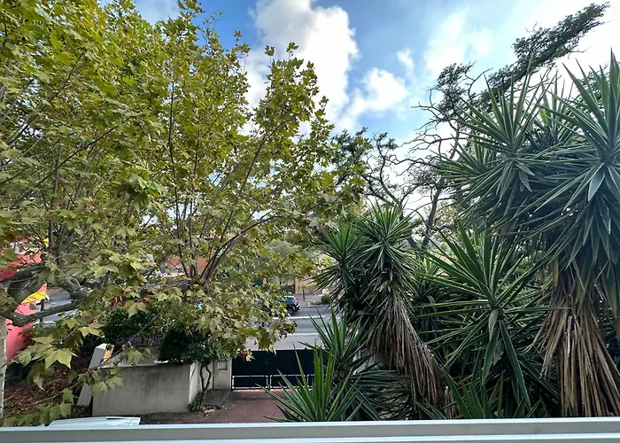 Tassigny A Parking Et Terrasse Apartment