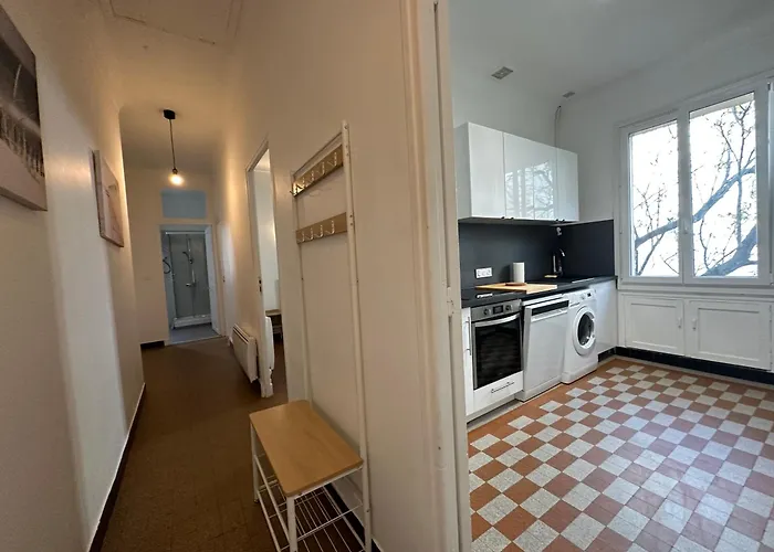 Tassigny A Parking Et Terrasse Apartment